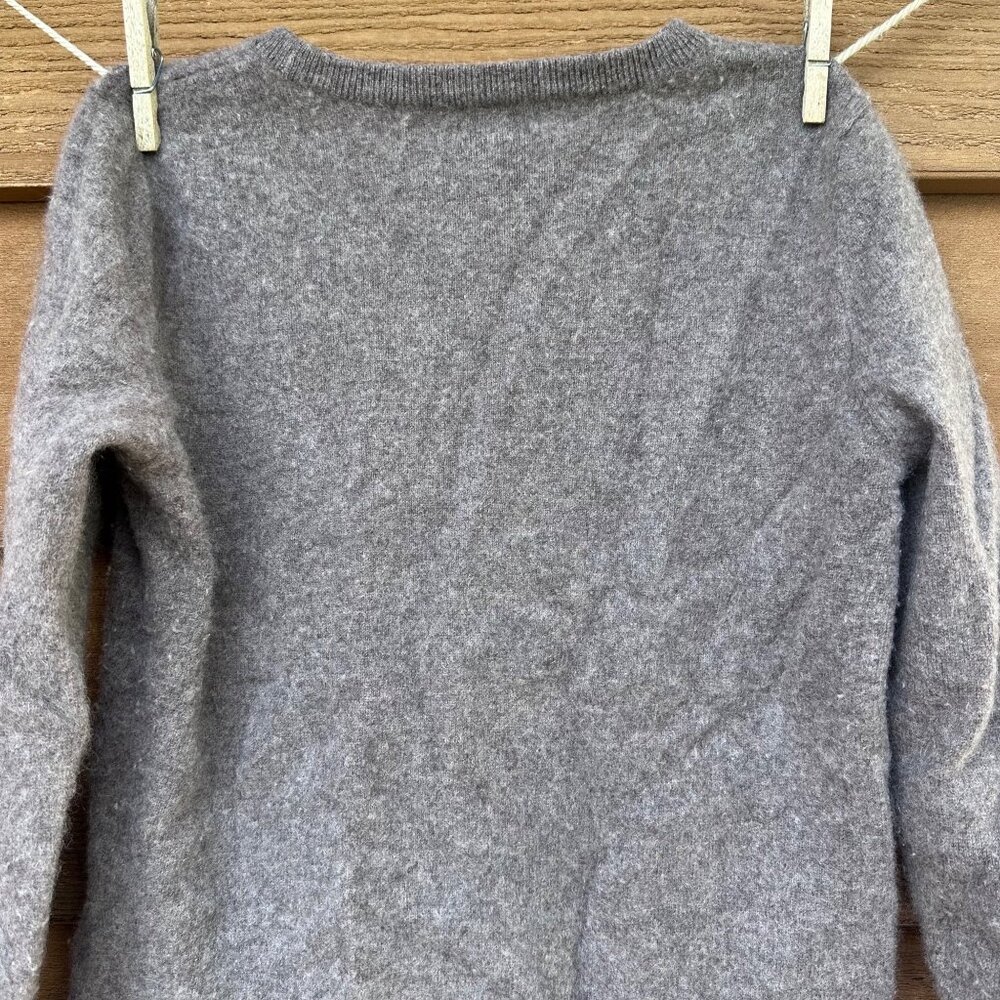 C By Bloomingdales 100% Cashmere Womens Sweater M Gray Long Sleeve Soft Knit Pul - Picture 6 of 7